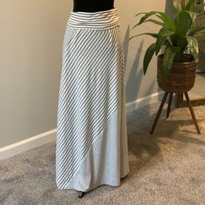 Joe B grey maxi skirt size Medium